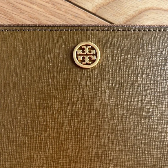 New Tory Burch Robinson Crosshatch Saffino leather Continental Wallet Wristlet - Picture 8 of 15